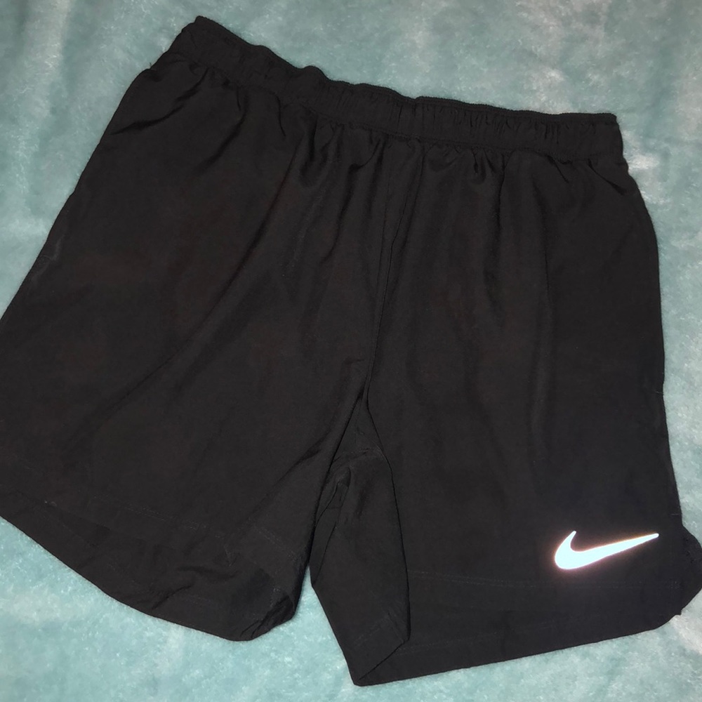 Men’s Nike short athletic shorts